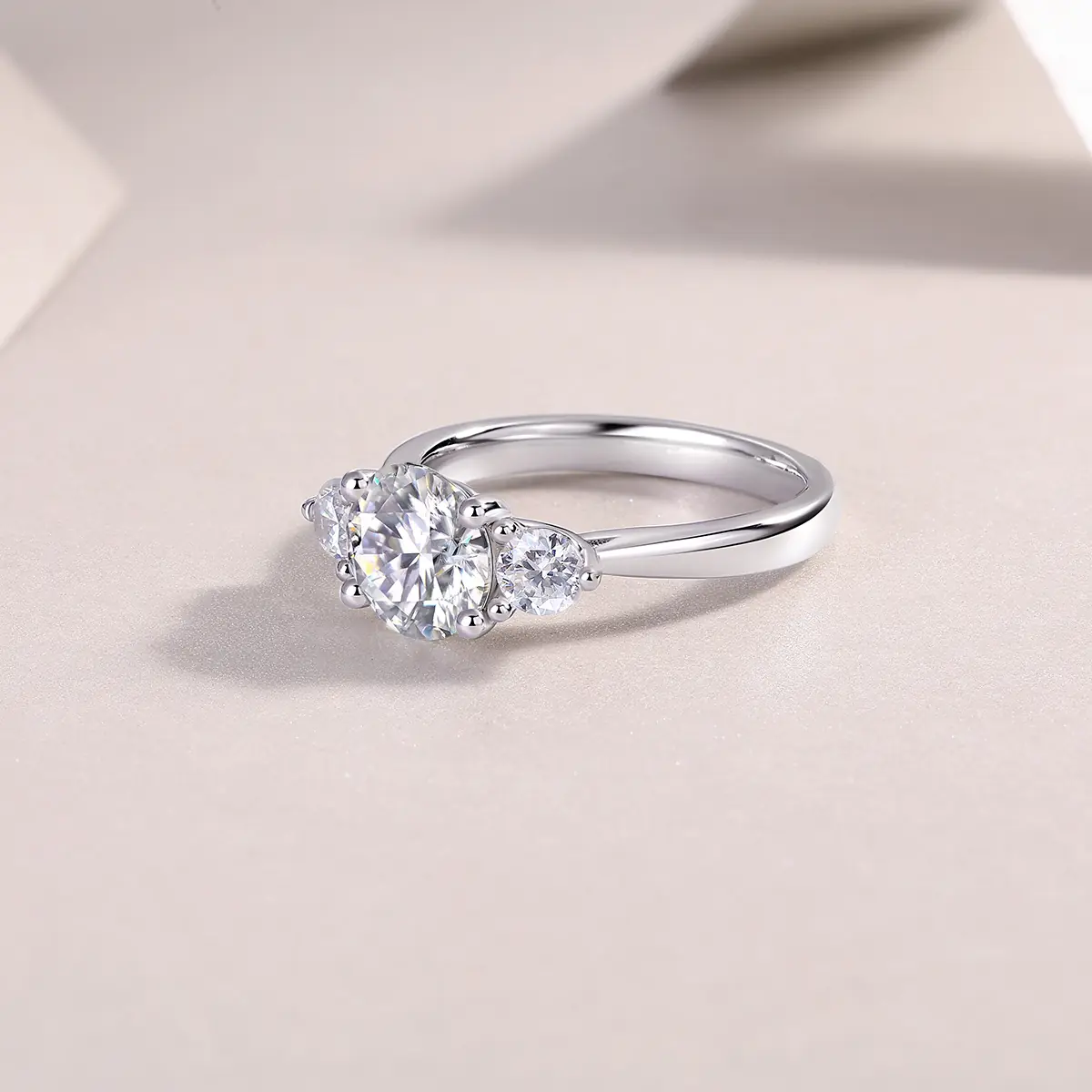 Moissanite köves ezüst gyűrű